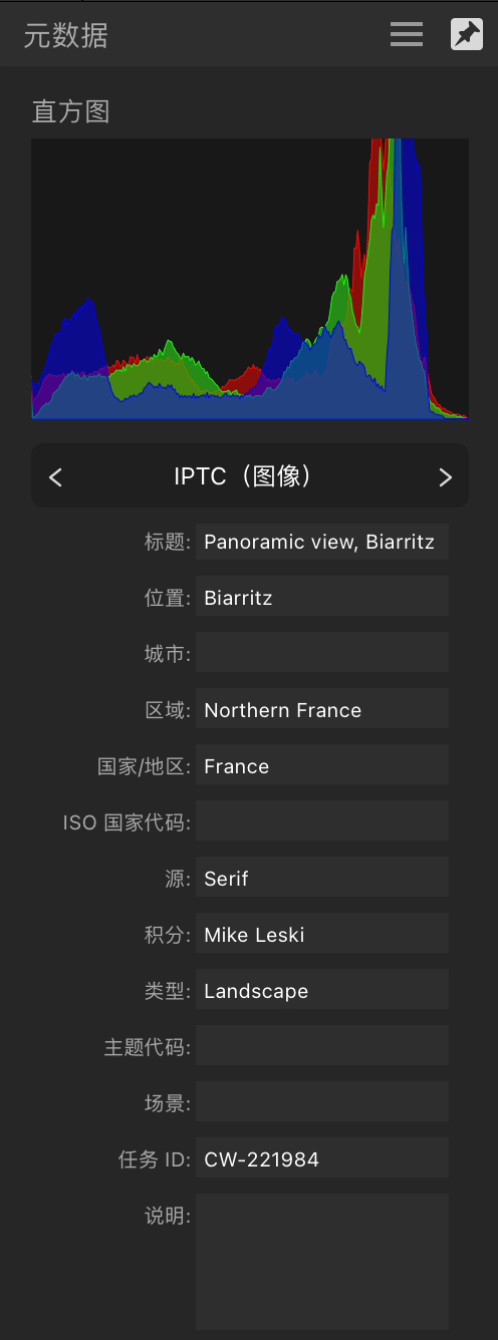 “元数据”面板显示 IPTC 字段，描述图像内容、来源和摄制人员